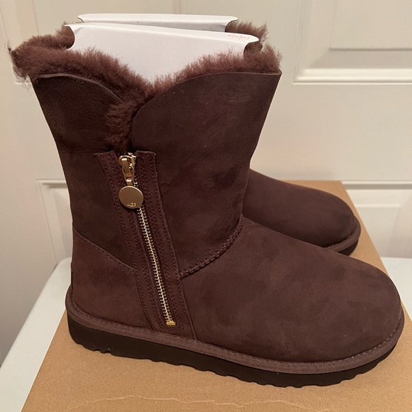 NEW UGG Bailey Short Boot (Women) - Picture 3 of 7